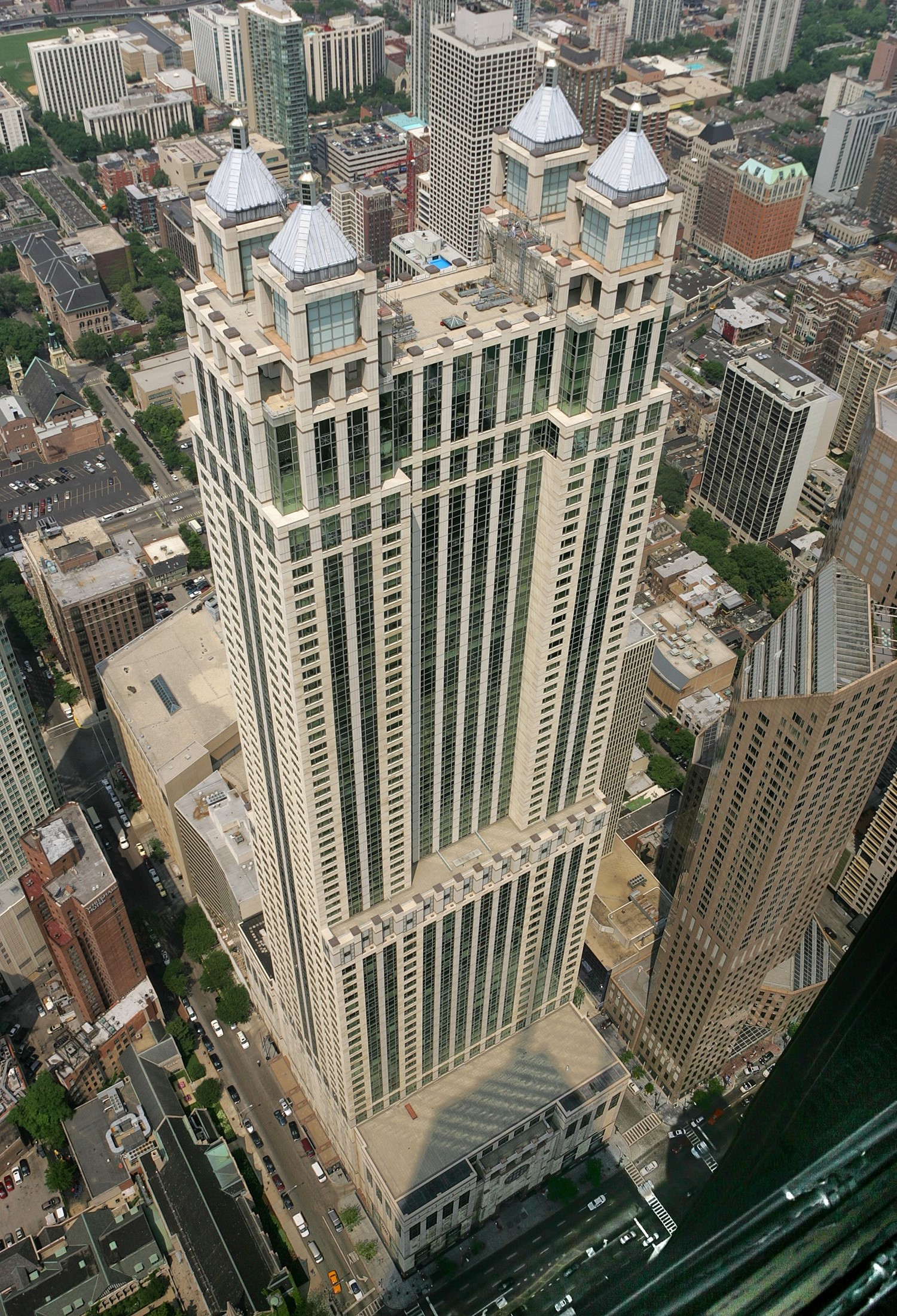 900 North Michigan Avenue, Chicago - View from John Hancock Center. © Mathias Beinling